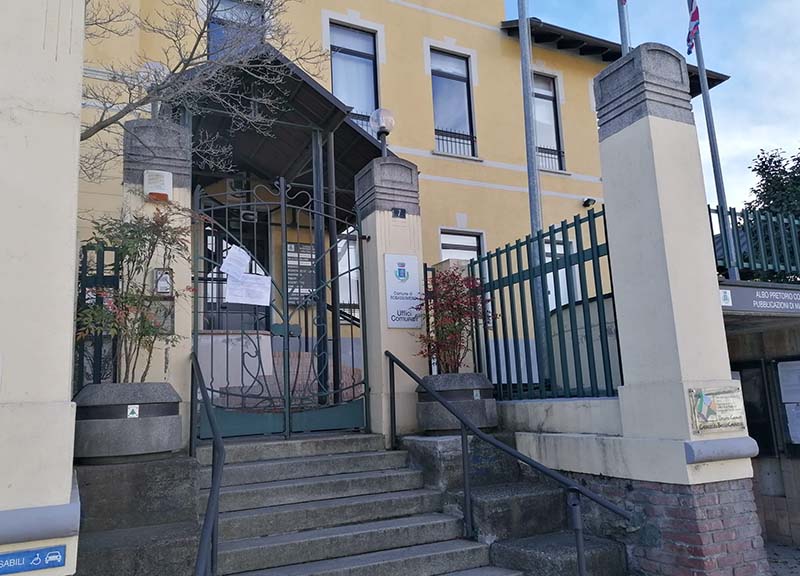 Lavori sospesi al centro sportivo di Robassomero: botta e risposta con il Comitato