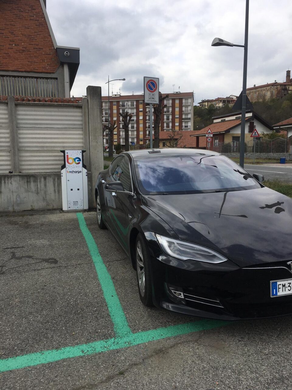A Lombardore installate colonnine di ricarica per le auto elettriche