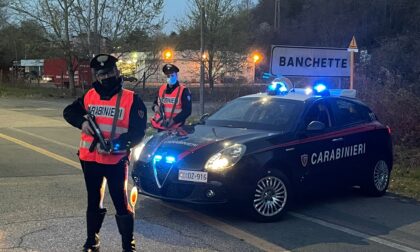 Esibisce documenti falsi poi scappa durante un controllo dei carabinieri
