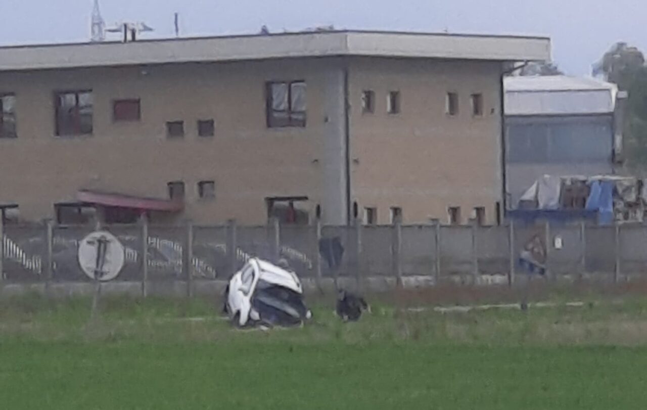 Grave incidente in strada Fornacino, scontro fra auto e camion