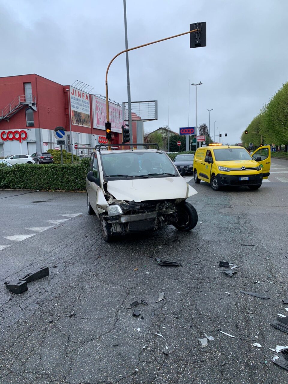 Incidente a Borgaro Torinese, due auto coinvolte