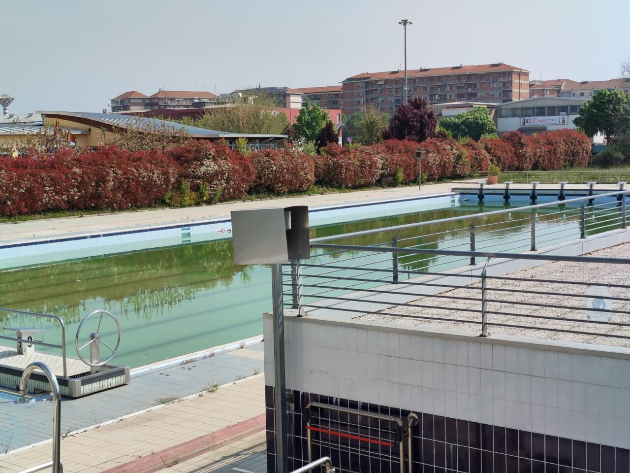 Sognando un tuffo in piscina