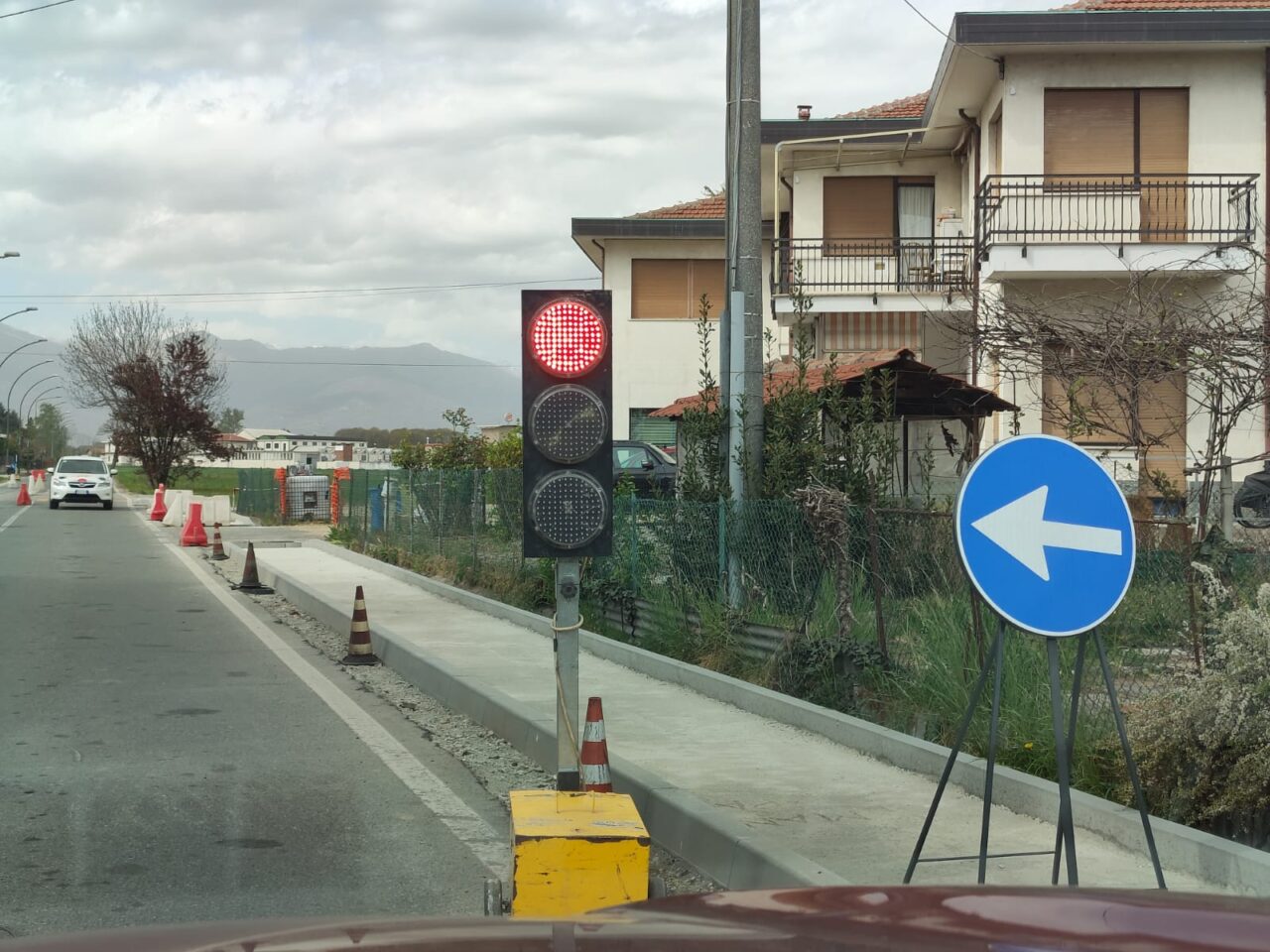 Lavori in corso… Con polemica