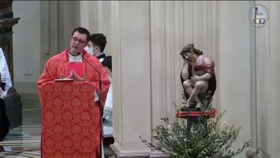 Straordinario ritrovamento nella casa canonica: la statua del Cristo Deriso