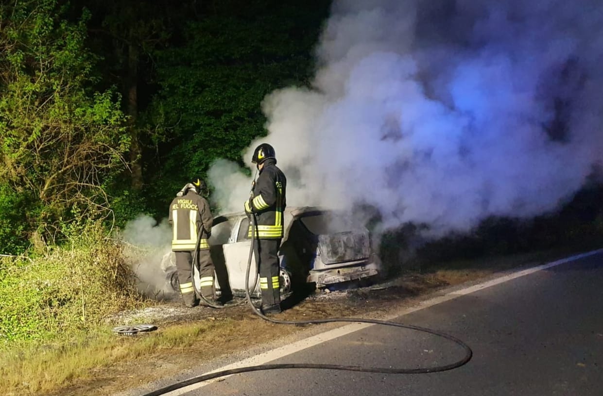 Auto in fiamme 2