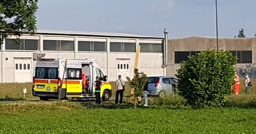 Scontro tra due auto a Rivarolo, ragazza portata in ospedale