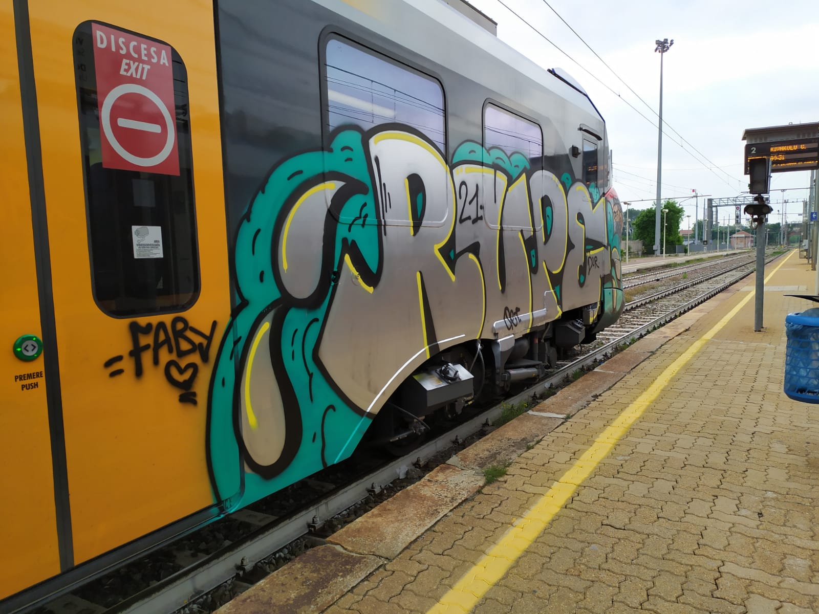 Treni vandali1