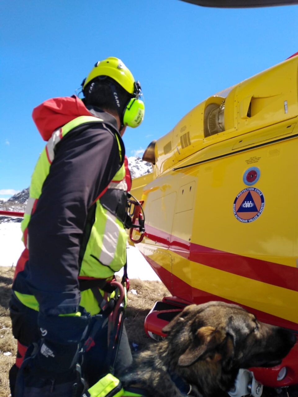 Scialpinista travolto da una valanga a Ceresole, intervento del Soccorso Alpino e Speleologico