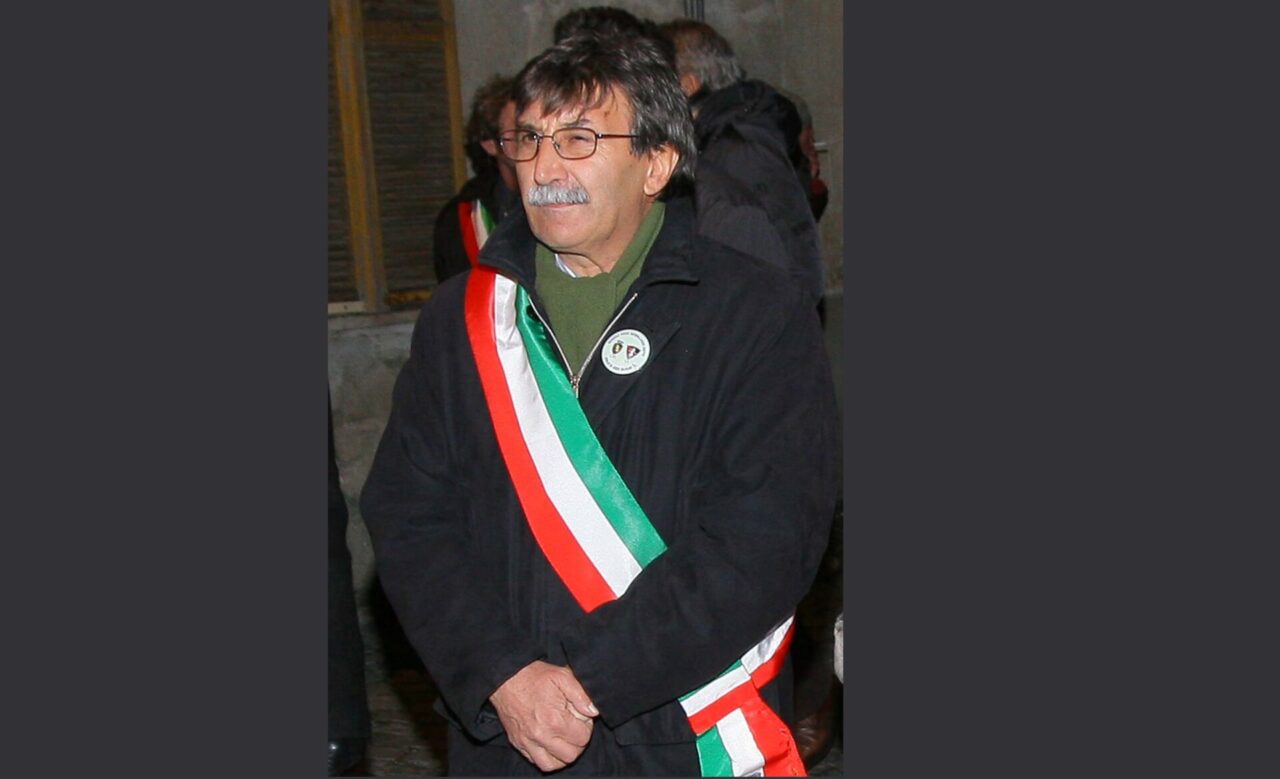 Festa della Repubblica, la rotonda sulla statale diventa Tricolore
