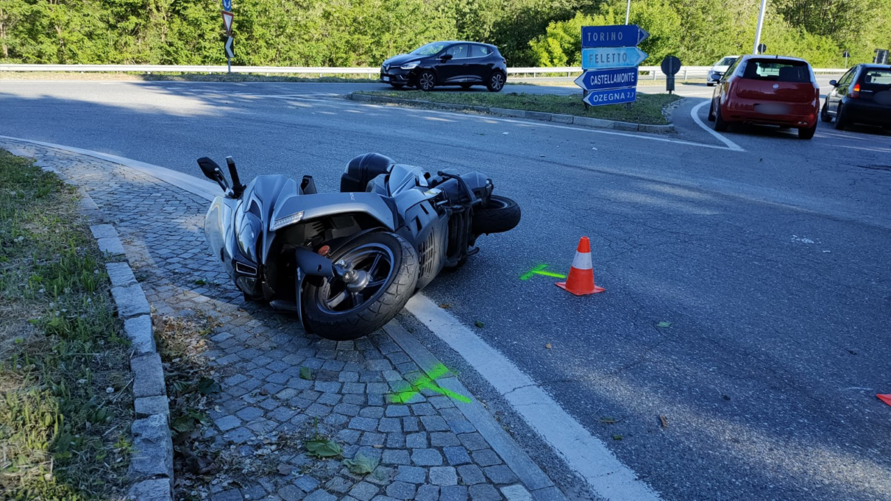 Incidente a Rivarolo, scooterista in ospedale