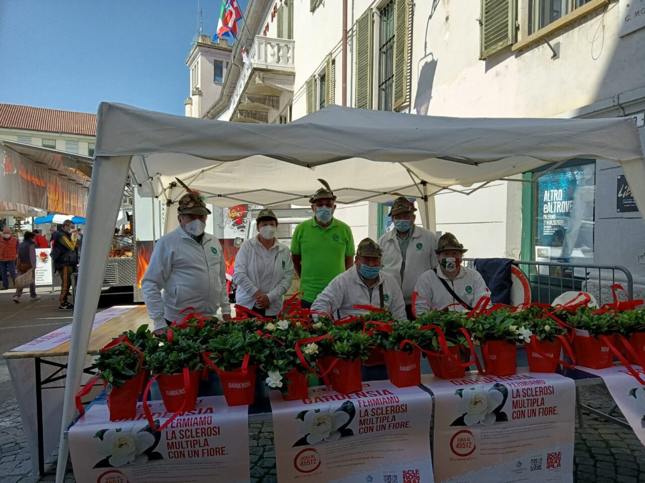 Gli Alpini scendono in piazza per la ricerca contro la Sclerosi Multipla