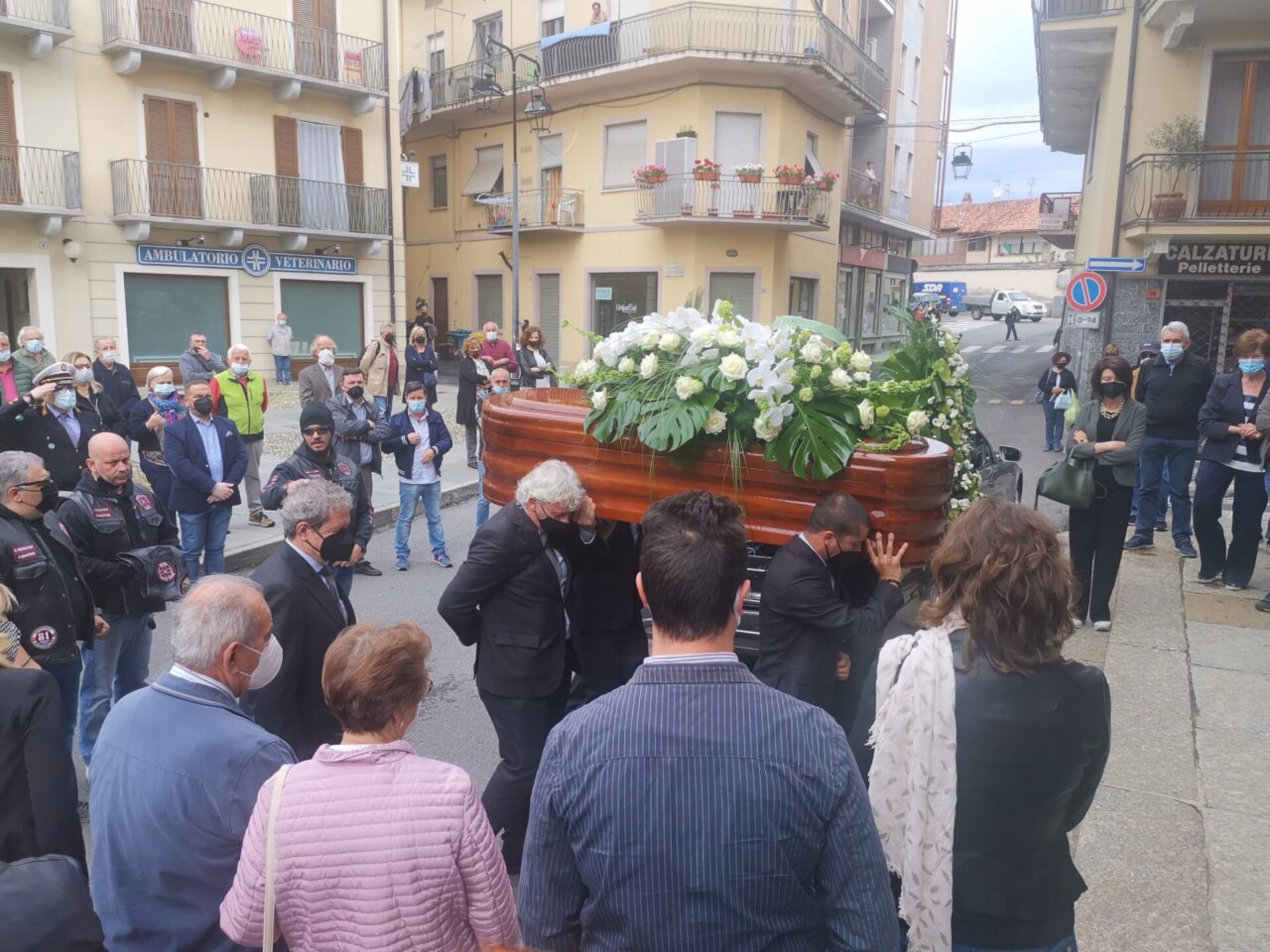 Tanti biker hanno dato l’ultimo saluto all’amico Flavio