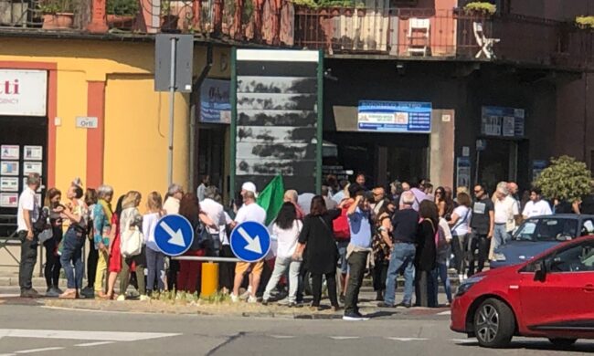 Torteria di Chivasso, si ritrovano no vax e negazionisti