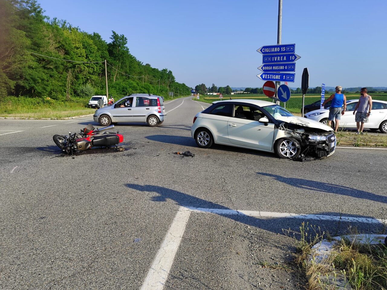 Auto contro moto all’incrocio del Grivellino, ferito centauro