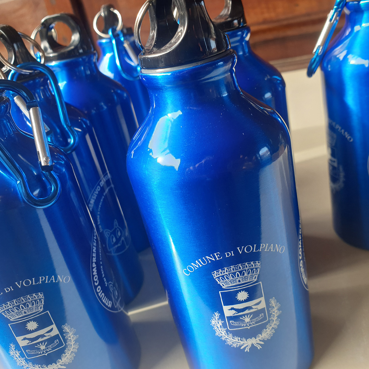 Borracce per l’acqua ai bambini delle prime classi della scuola primaria di Volpiano