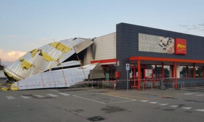 Bomba d'acqua sul Piemonte, a Novara crolla tetto di un supermercato