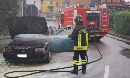 Auto prende fuoco a Ozegna