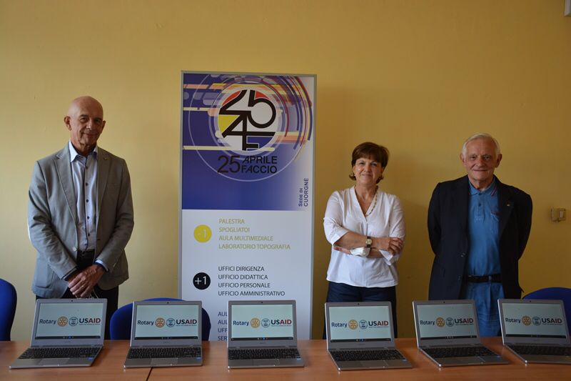 Cuorgnè: il Rotary ha donato all’IIS 25 Aprile dieci chromebook
