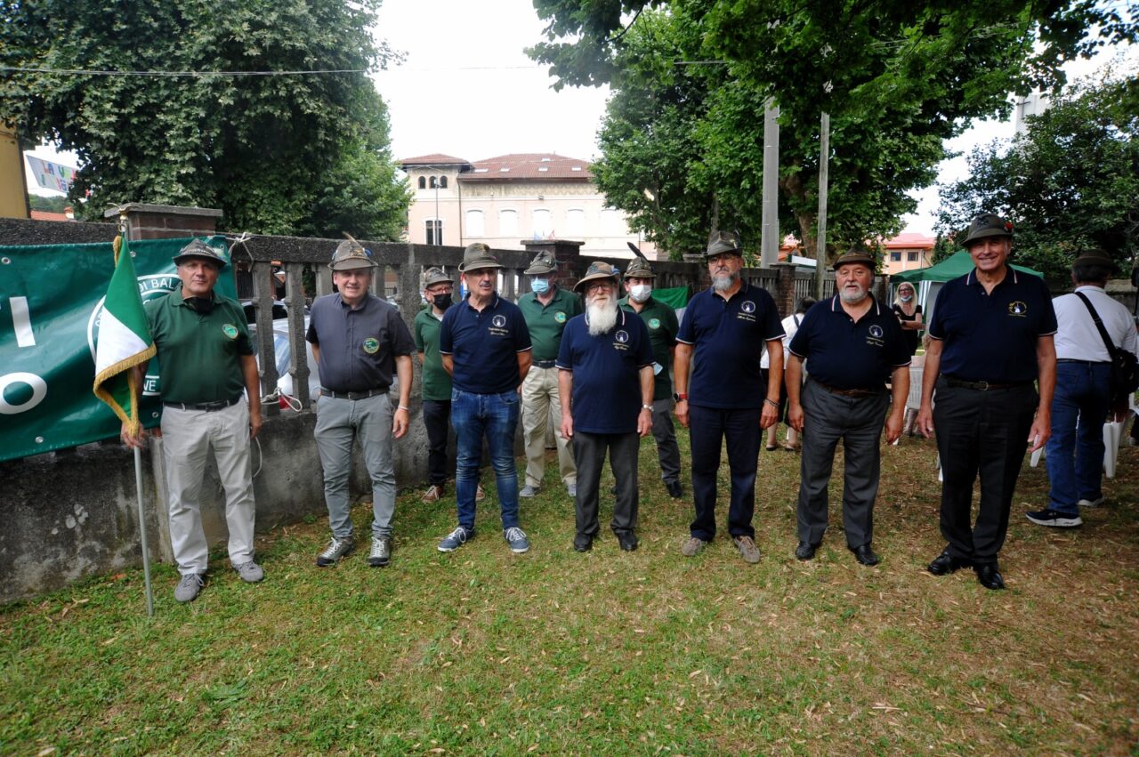 Balangero, 21 gagliardetti per il 97° delle Penne Nere