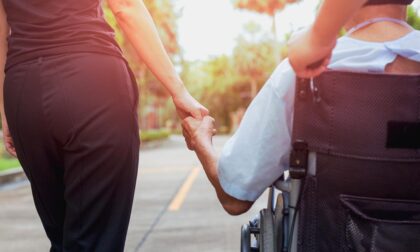 Contributi per caregiver di persone non autosufficienti, ecco a chi spettano