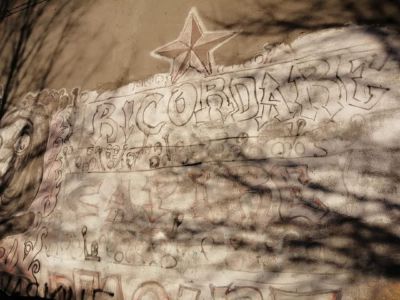 “No” al restauro del murale contro l’odio e il razzismo di Valperga
