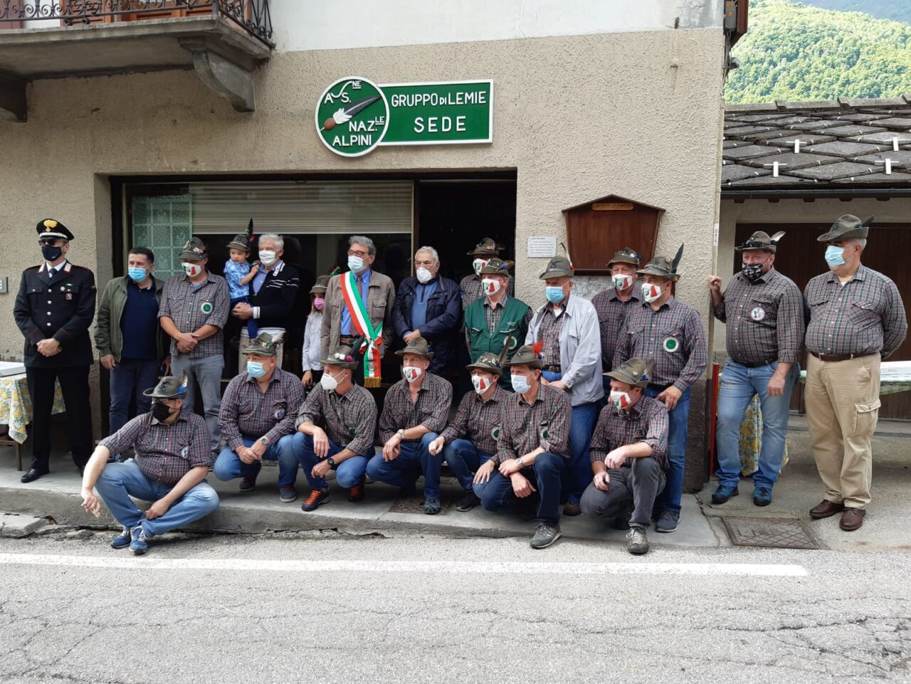 Gli Alpini di Lemie festeggiano i 90 anni del gruppo