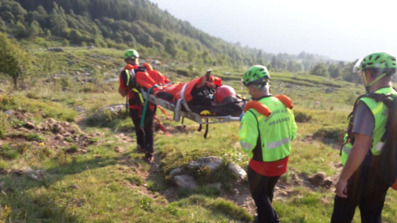 Escursionista infortunata sul Mombarone: in aiuto il Soccorso Alpino di Ivrea