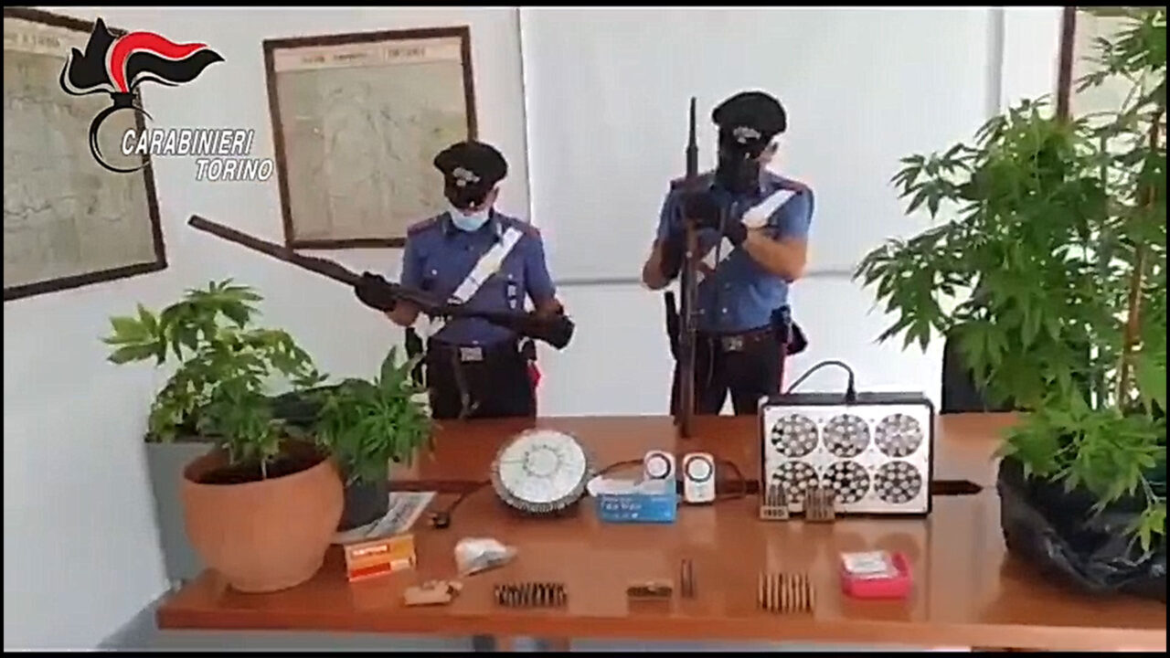 Giovane arrestato a San Francesco al Campo per spaccio e detenzione illegale di armi