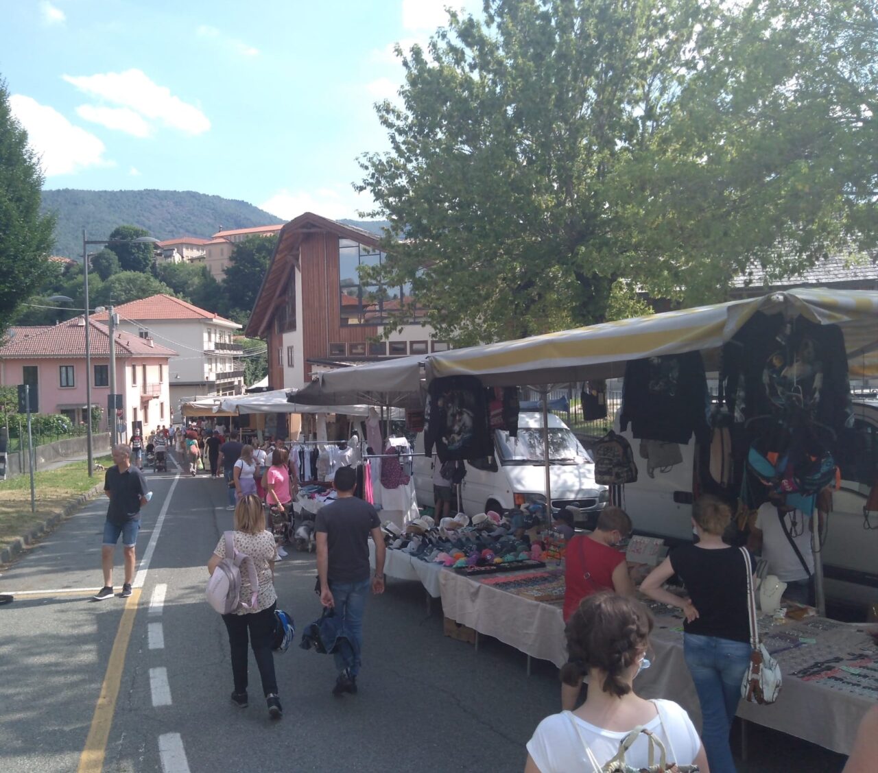 Oggi a a Lanzo “Il mercato straordinario di Lanzo”