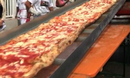 La pizza in pala più lunga del mondo: il nuovo record mondiale a Rivarolo