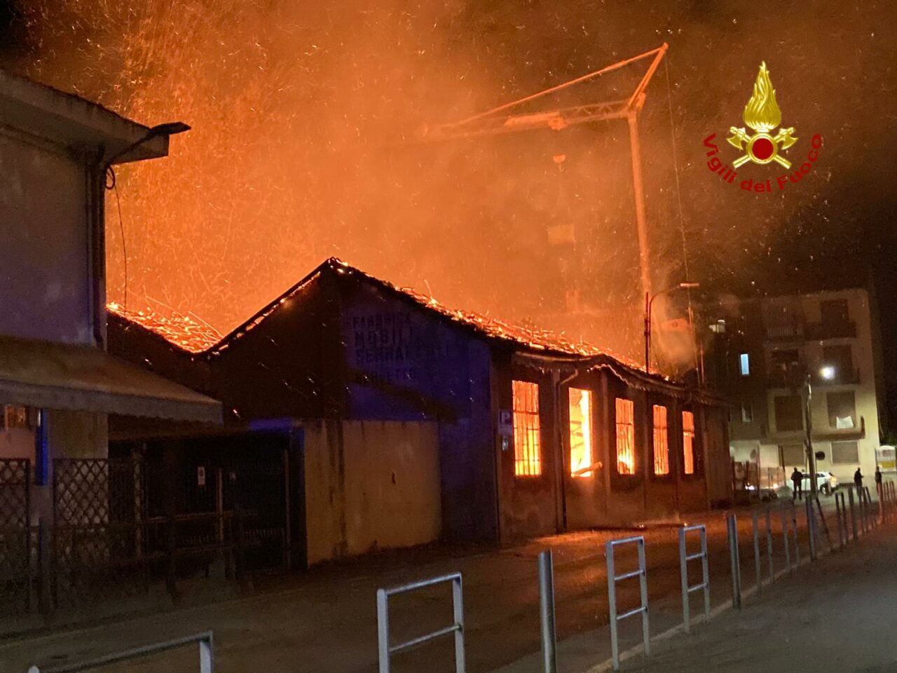 Incendio all’ex falegnameria Bertetto di Ciriè, denunciato imprenditore 29enne