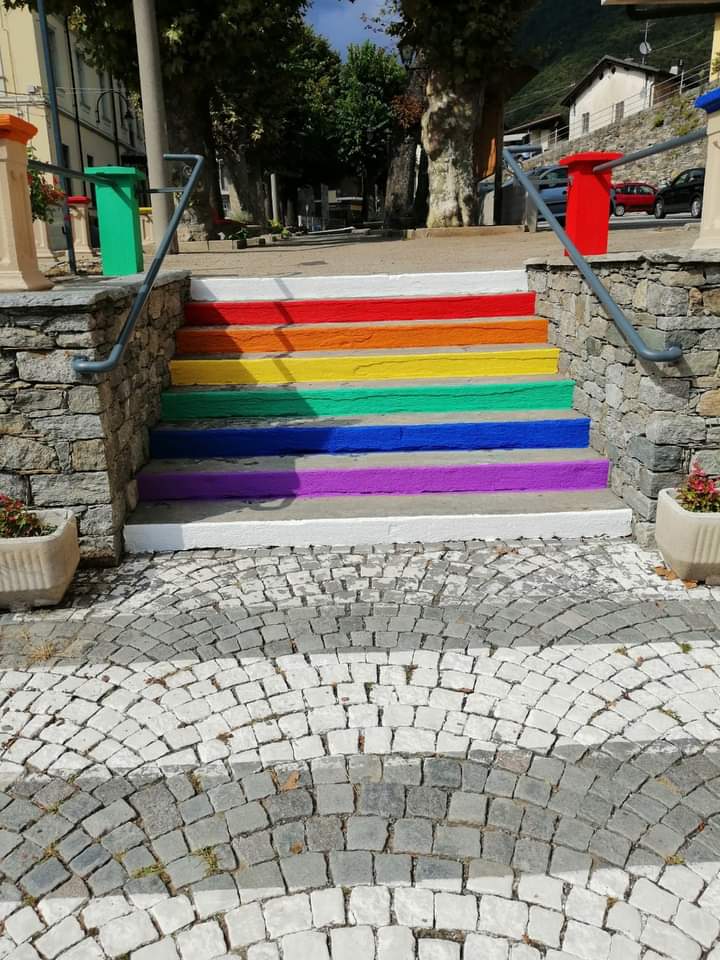 Acceso dibattito sui colori dell’allea