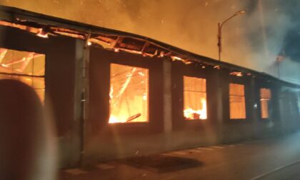 A fuoco falegnameria di Ciriè (VIDEO)