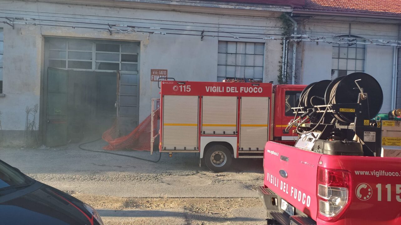 Terzo incendio in pochi giorni all’ex Vallesusa di Rivarolo