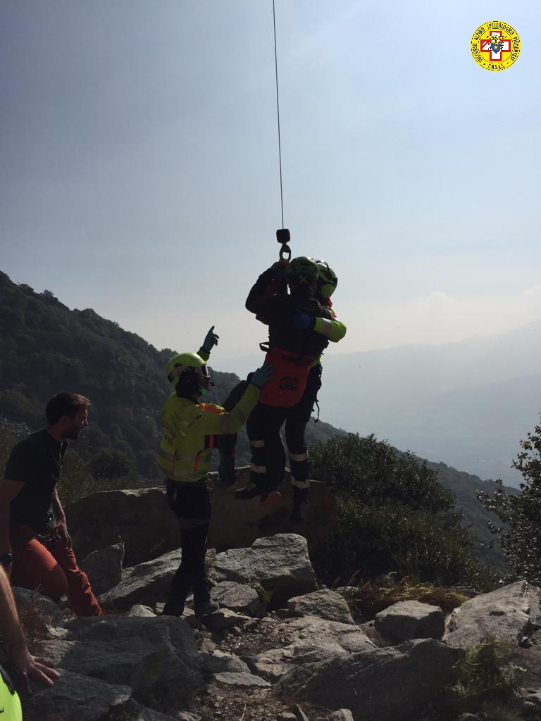 Recuperato alpinista nel cuneese: sospetta frattura alla gamba