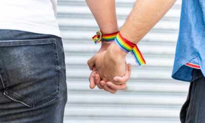 Coppia gay insultata in condominio a Torino, l'Arcigay: "Intervenga l'amministratore"