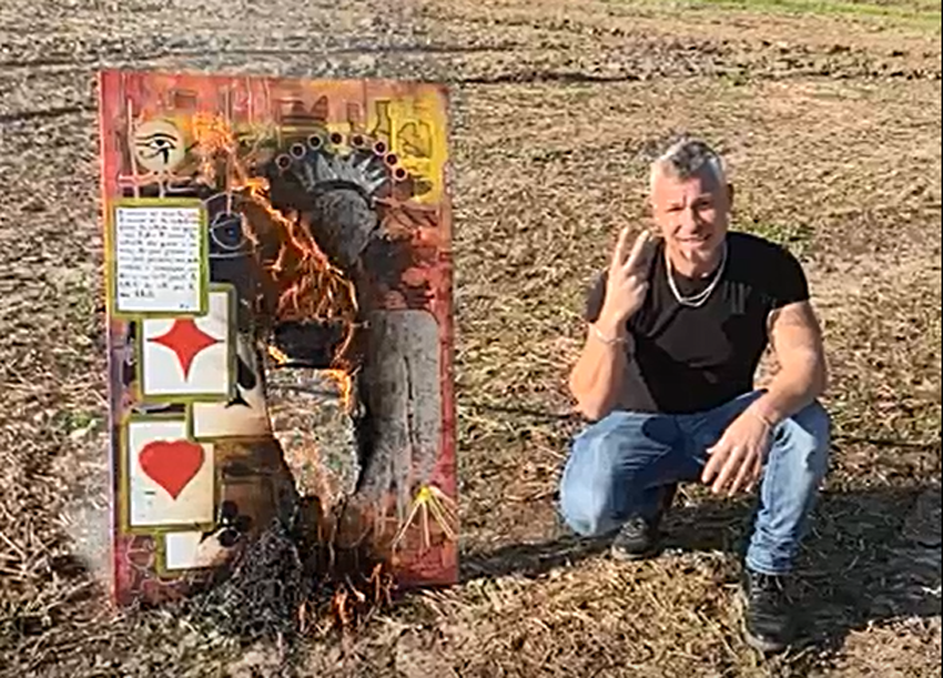 Fabrizio Corona dà buca in Canavese… e Pepè brucia il quadro