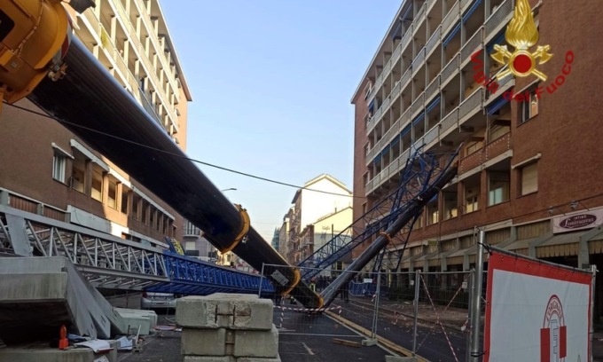 Cade gru a Torino, 3 morti: ferito un chivassese