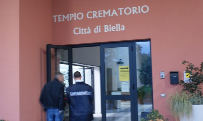 Orrori al forno crematorio di Biella: “Riaprite il processo per altri 70 casi”