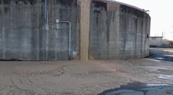 Depuratore di Brandizzo, la denuncia di Deluca: “Sversa liquami sul suolo” | VIDEO