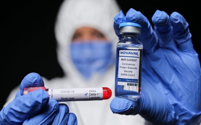 Da oggi è disponibile Novavax, il vaccino che potrebbe convincere anche ai no vax