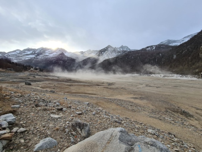Ceresole, lago completamente asciutto e venti a 90 km orari