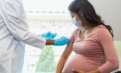 Ostetricia e ginecologia dell'ospedale di Ivrea, primo in Piemonte a vaccinare le future mamme in reparto