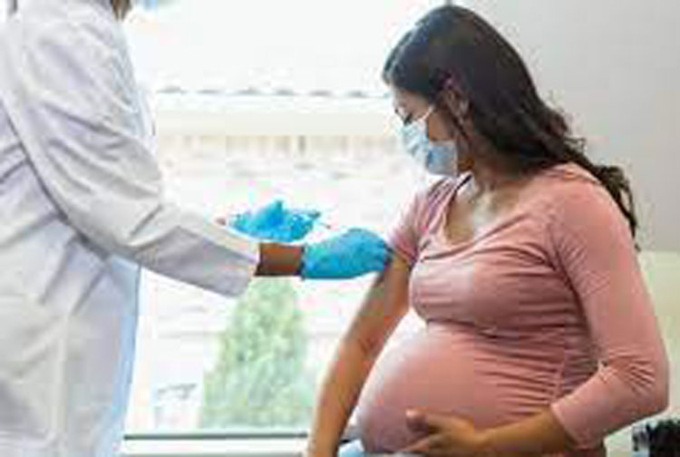 Ostetricia e ginecologia dell’ospedale di Ivrea, primo in Piemonte a vaccinare le future mamme in reparto