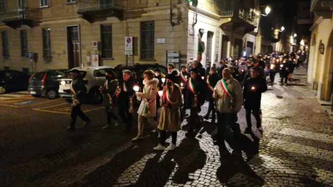 Strambino scende in strada per la pace