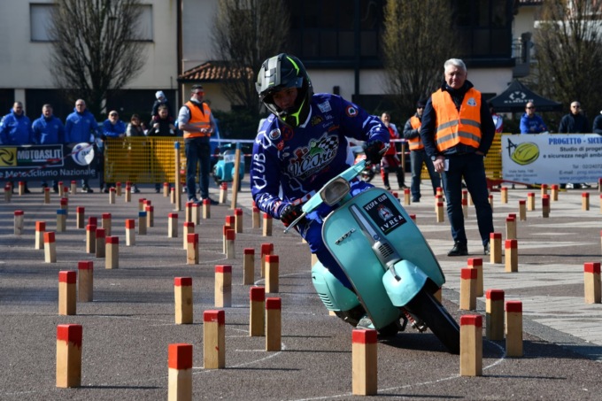 Mattia Merlo  vince la  prima tappa della Coppa Italia di Gimkana in Vespa