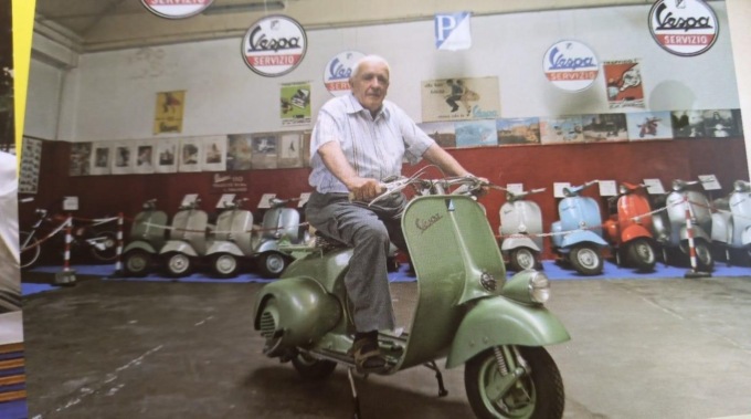 Renzo Zerbini, una vita dedicata alla sua Vespa dal Nivolet a Parigi sempre a due ruote