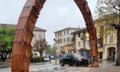 Arco di Pomodoro danneggiato, il ripristino va troppo per le lunghe