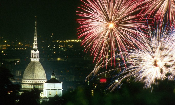 Festa di San Giovanni 2022, a Torino tornano i fuochi: ordinanze, modalità di accesso e tutte le strade chiuse