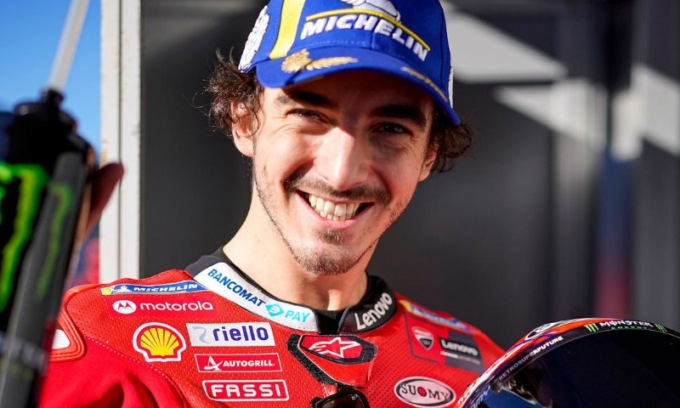 Pecco Bagnaia dopo una serata in discoteca finisce nel fosso: positivo all’alcoltest